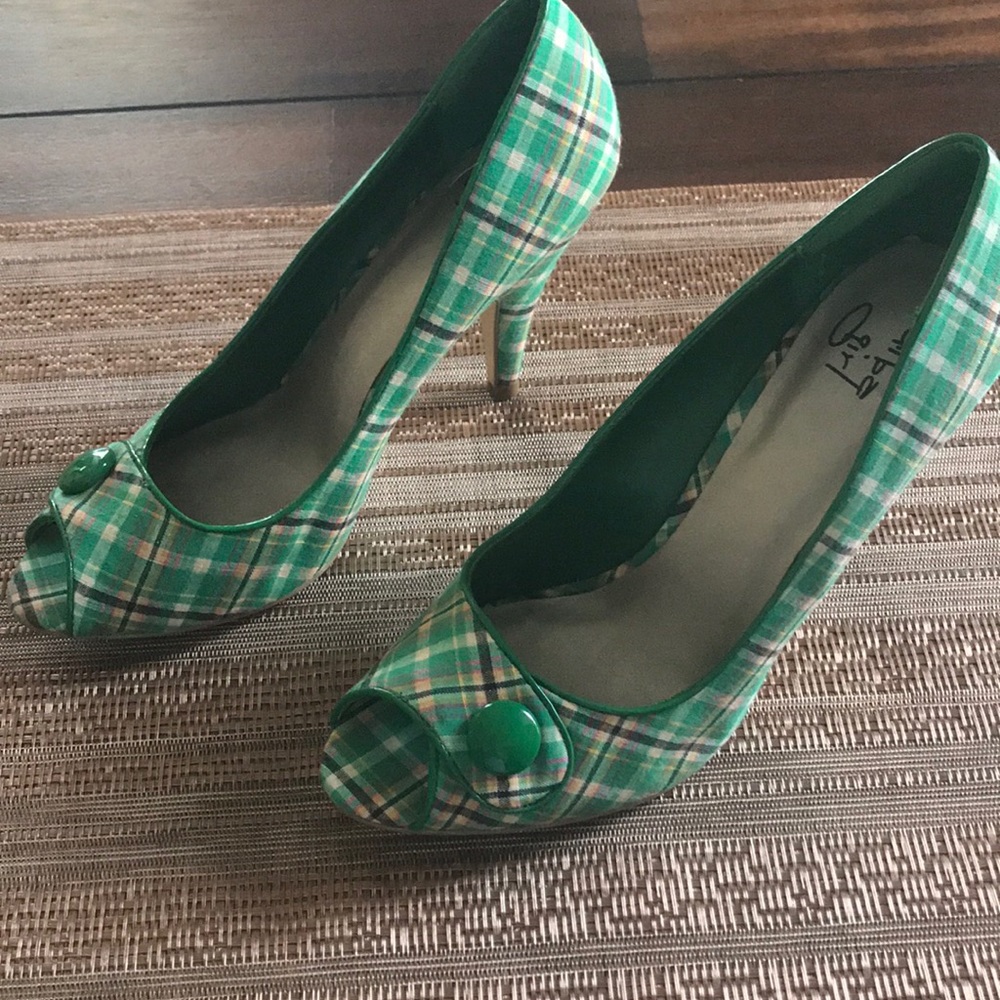 Dress shoes